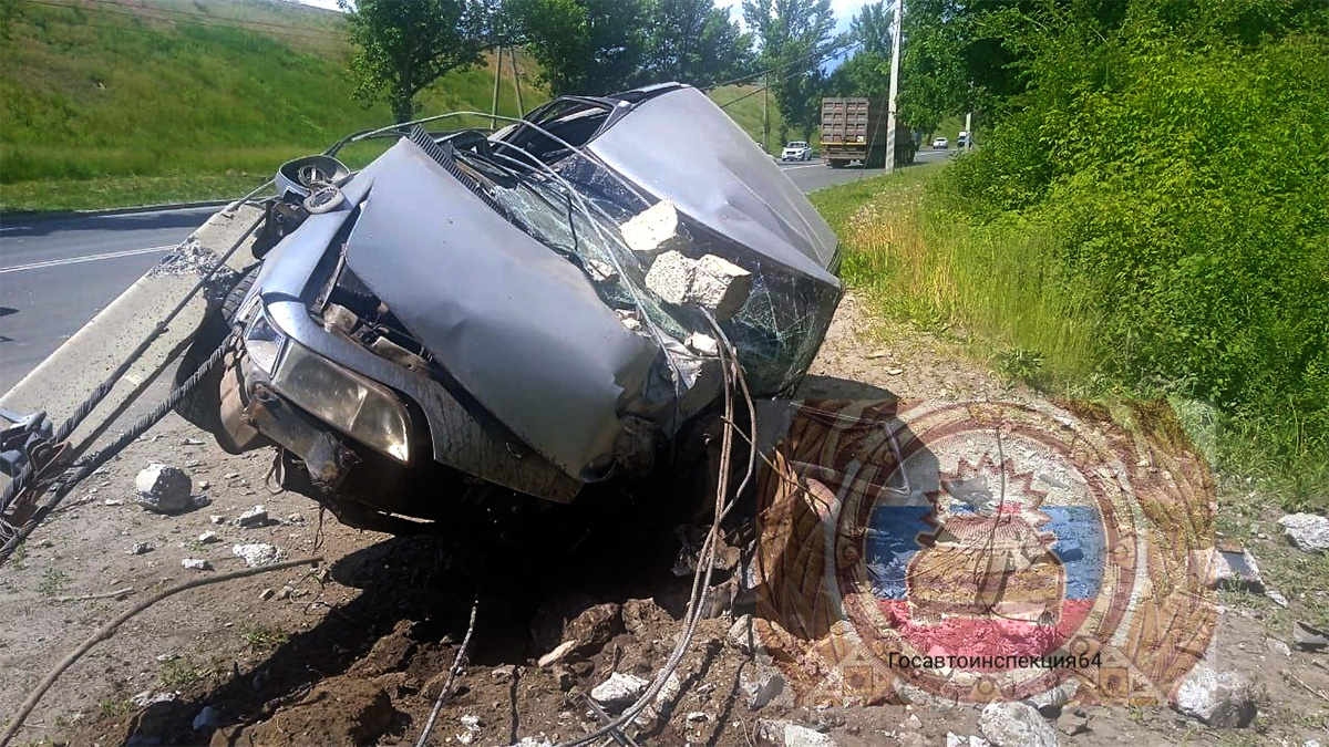 В Балаково снова ДТП со столбом: молодой водитель попал в больницу | Газета  Балаково | Дзен