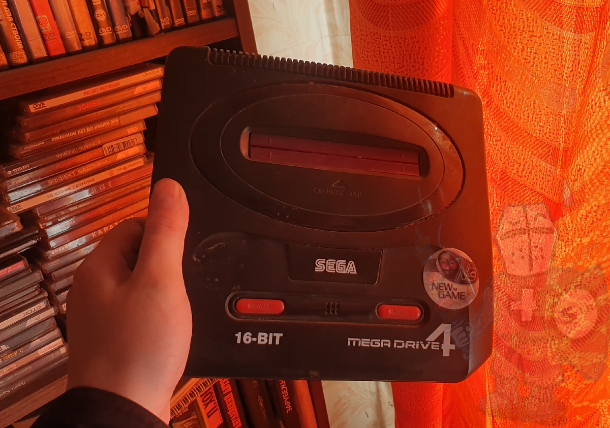 У меня была Sega mega drive 4 (Фото из личного архива автора канала)