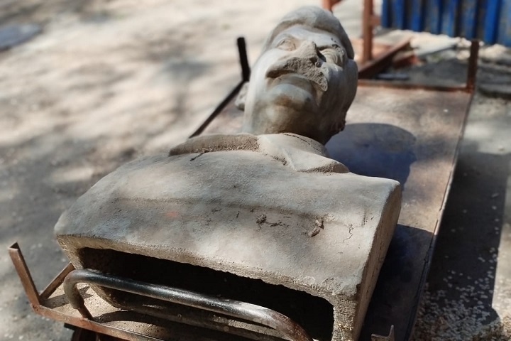 Весит бюст почти 200 килограммов. ИСТОЧНИК: Наталья Купалова.