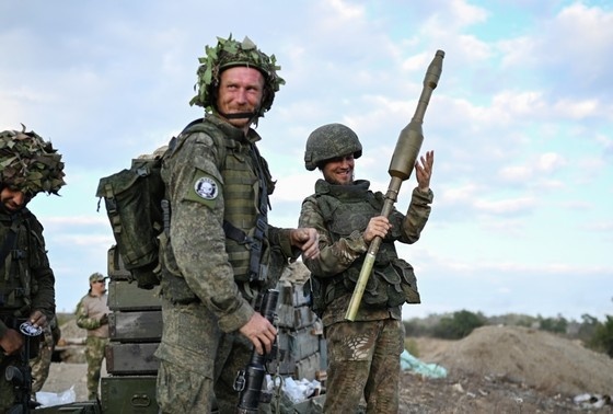    Военнослужащие ВС РФ
