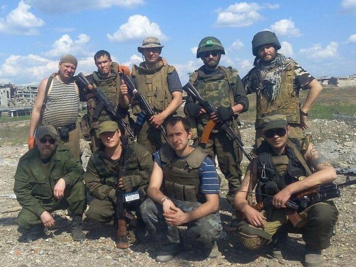    Косов с сослуживцами© Фото предоставлено Филиппом Косовым