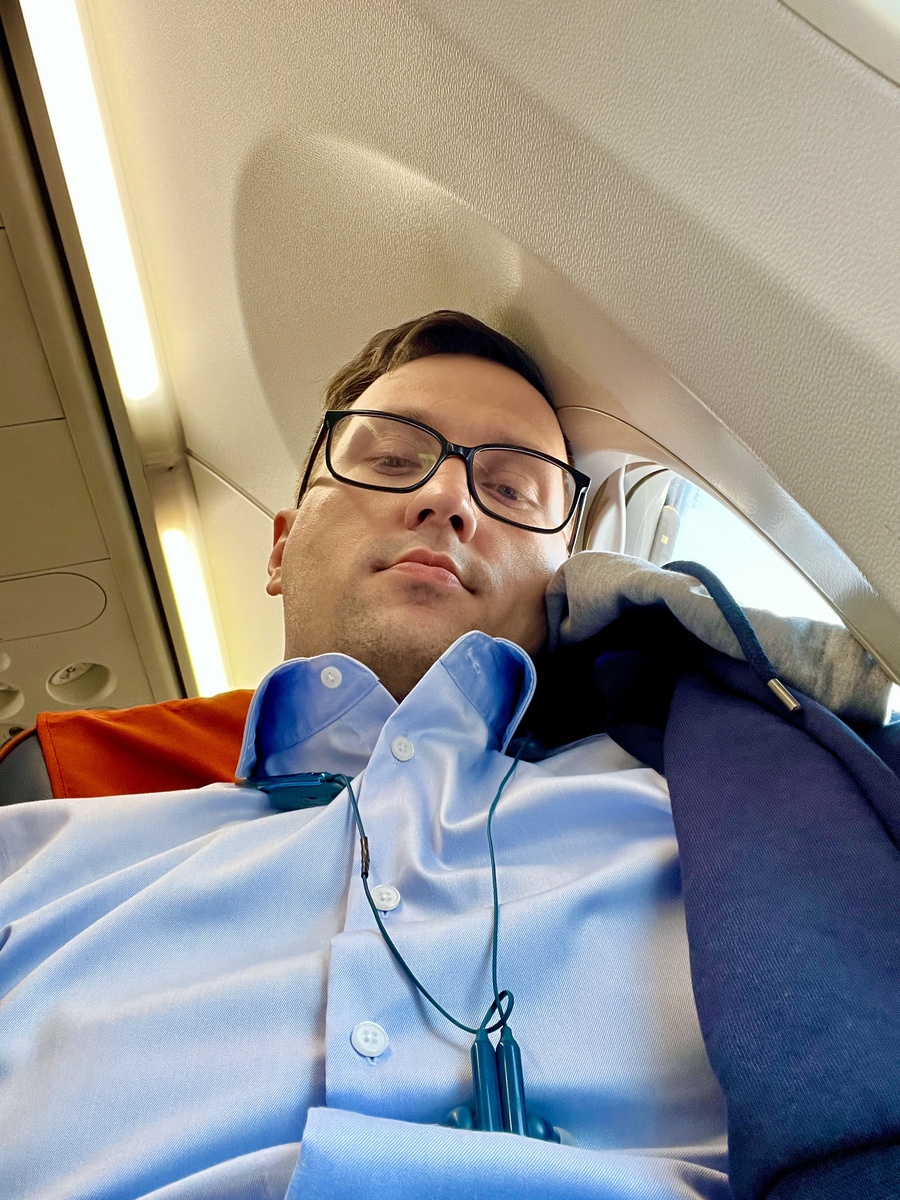 Иван летит в Москву 
В полете размышляет на тему, какой могла бы быть инструкция к мужчинам.
Он знакомиться с высокой блондинкой, она делится с ним сложностями, которые возникают у неё при знакомстве с мужчинами, когда те узнают, что у неё есть ребенок.
Глава 10 Чужих детей не бывает «Ань Вань» – дневник семейной жизни.
