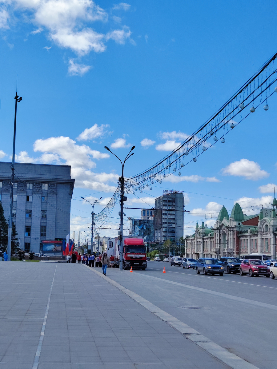 Такая фура, а в ней центрик крови 