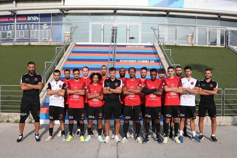 Сергей Подалинский (в центре) со своей командой