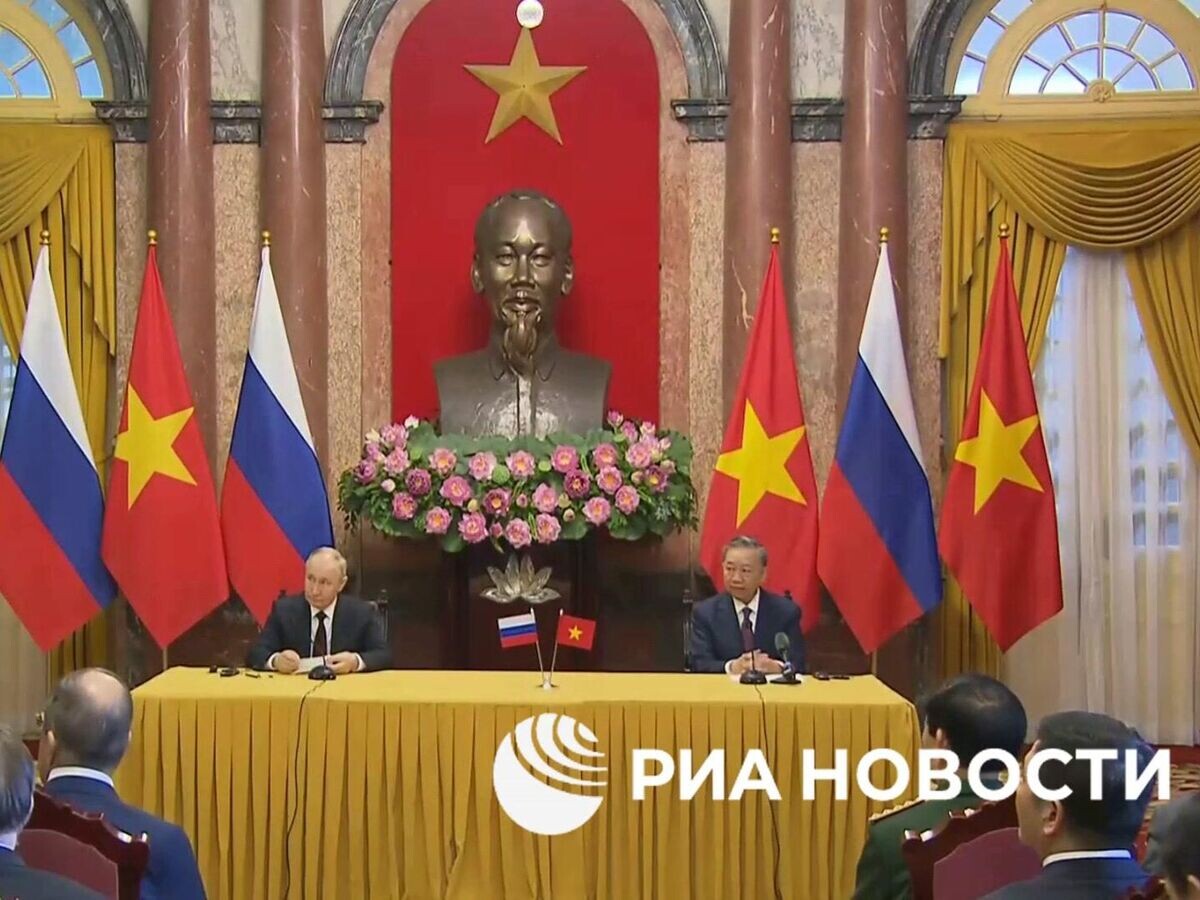    Подписание документов о сотрудничестве в различных сферах между РФ и Вьетнамом© РИА Новости