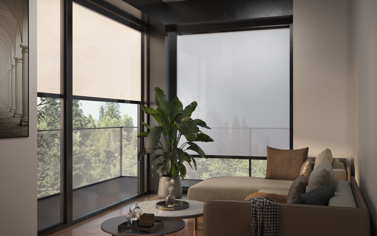 Вид изнутри на внешние ZIP системы, установленные на фасадные окна загородного дома