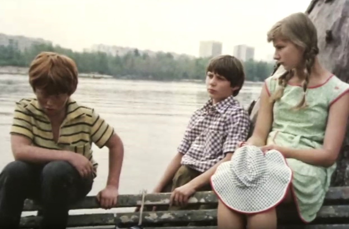 Кадр из фильма "Беспокойное лето" (1981)