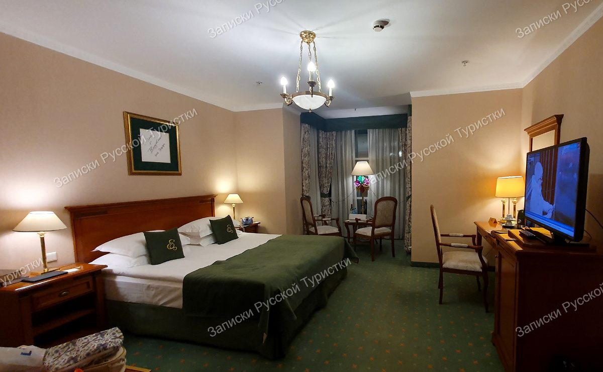 Вид на номер от входа