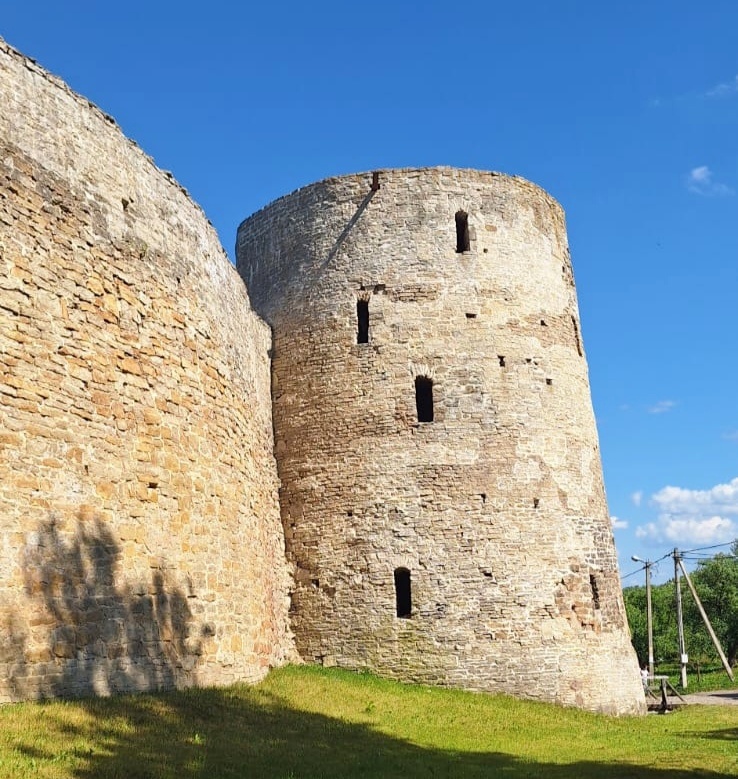 Изборская крепость