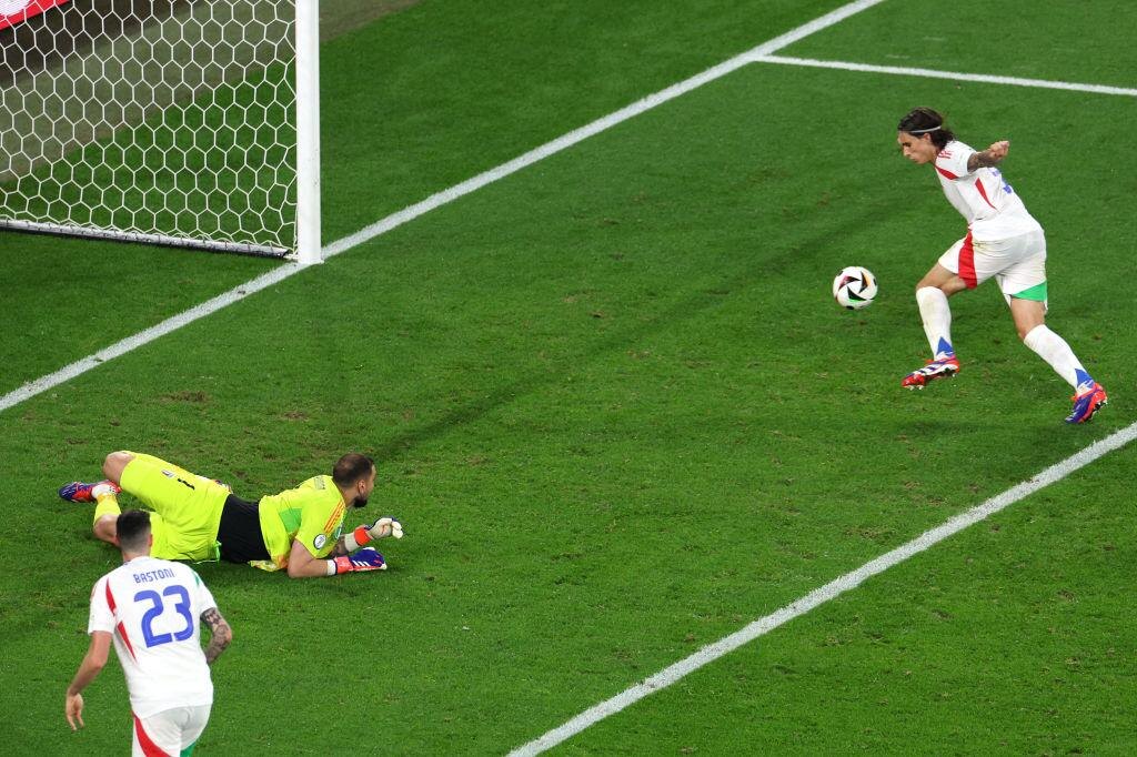    Dean Mouhtaropoulos / Getty Images