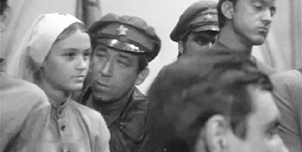 Борислав Брондуков и Екатерина Брондукова в фильме "Комиссары" (1969)