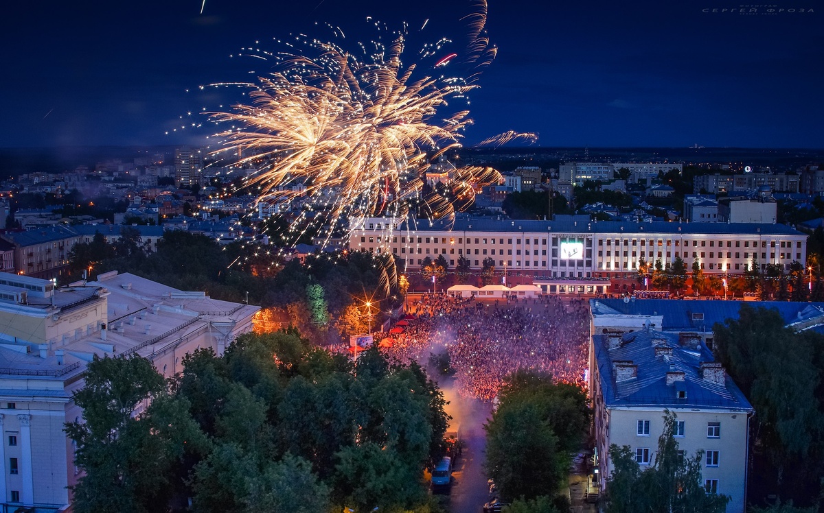 Запуск воздушных шаров в день города - Михаил Соколов