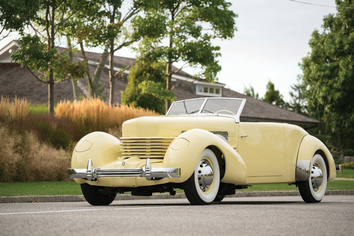 Cord 810 2-door Convertible Phaeton Sedan 1936