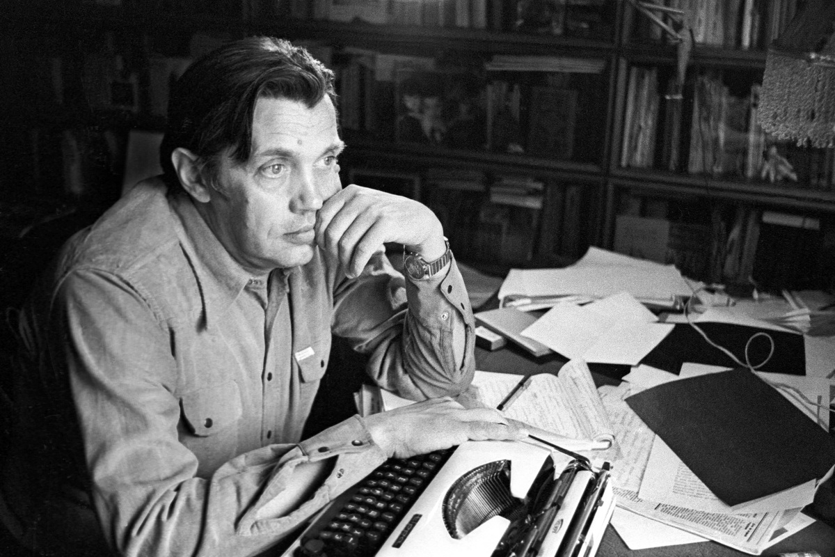     14 мудрых и трогательных цитат Роберта Рождественского, которые стоит прочесть хотя бы раз