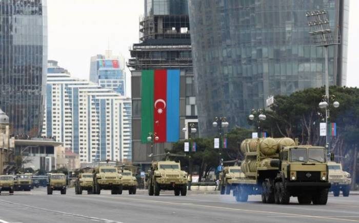 Россия продолжает активно поставлять в Азербайджан военную технику и вооружение
