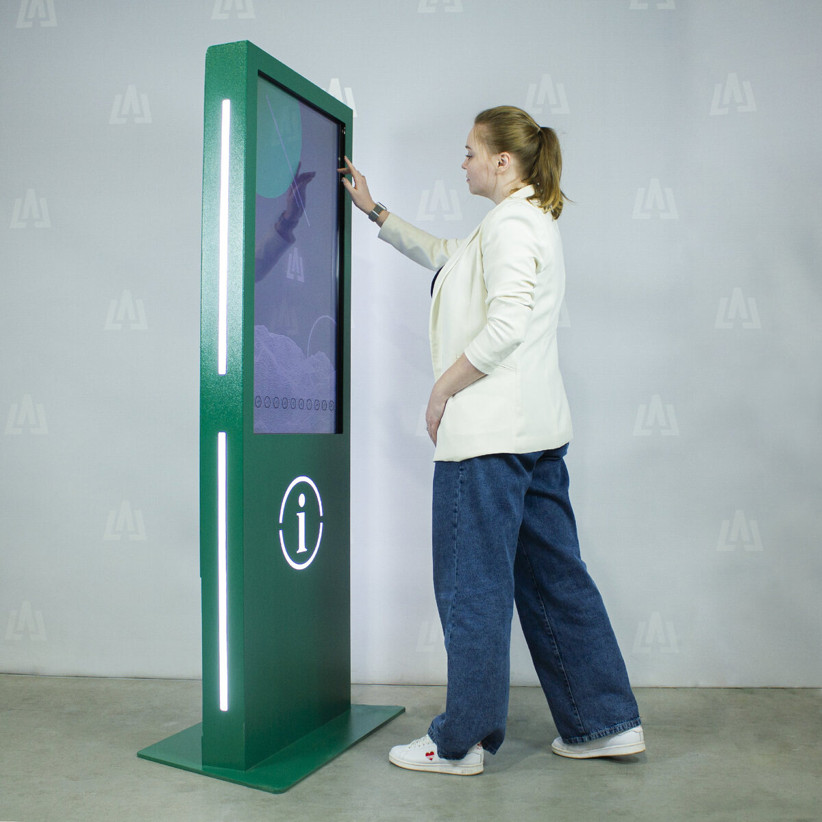 Сенсорный киоск БЕЙСИК