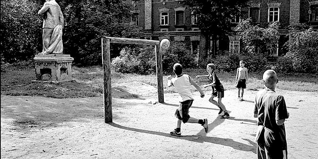 Как играла в футбол молодежь 80-х или Яшин против Ван Бастена.