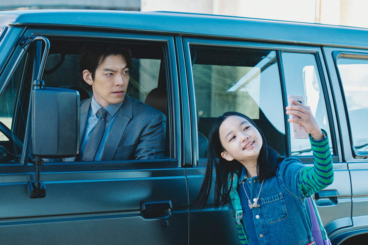   Кадр из фильма «Пришельцы». © Режиссёр Чхве Дон Хун / Caper Film, CJ E&M,  2022