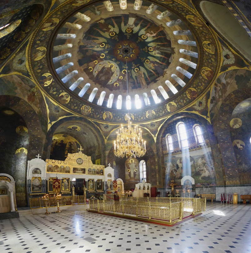 Внутреннее убранство Трапезного храма