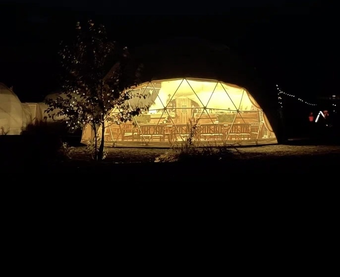 Глэмпинг в Мертвом лесу, где мы ночуем с гостями. Никаких палаток!