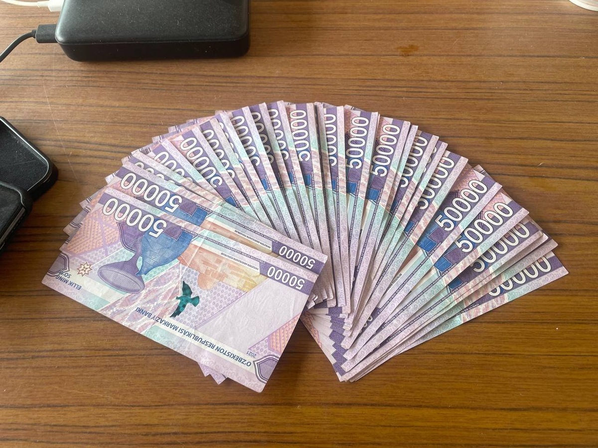 Это не мы такие богатые, это сумы, тут всего лишь около 10000 рублей.