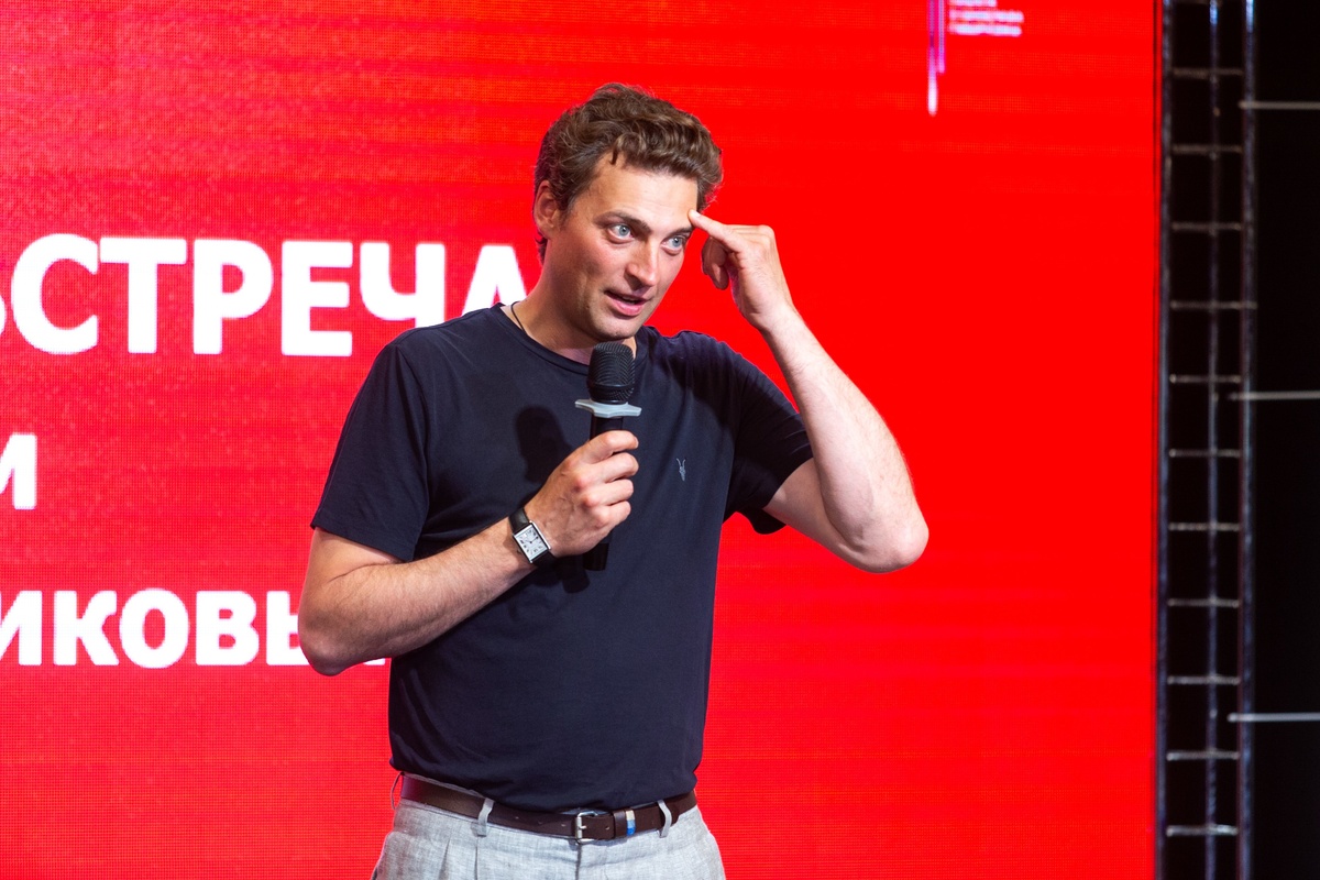 В пространстве «Девятка» состоялась творческая встреча с талантливым и харизматичным актером российского кино.-2
