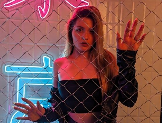  📷
