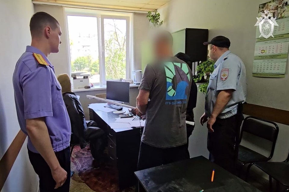    Михаил Шарапов показал, как стрелял в бухгалтера и племянника на предприятии в Рязани.