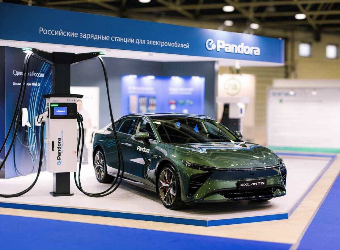 Машина заняла свое место на стенде одного из ведущих российских производителей зарядных станций для электромобилей – компании Pandora.