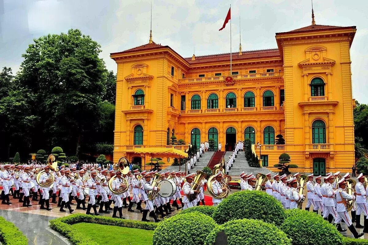Торжества в Ханое по поводу визита российского президента. Фото: Ньюсач/Двач