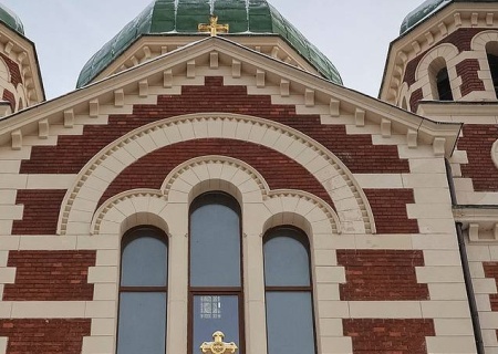    В Верховной раде собирают подписи за рассмотрение закона Зеленского о запрете УПЦ