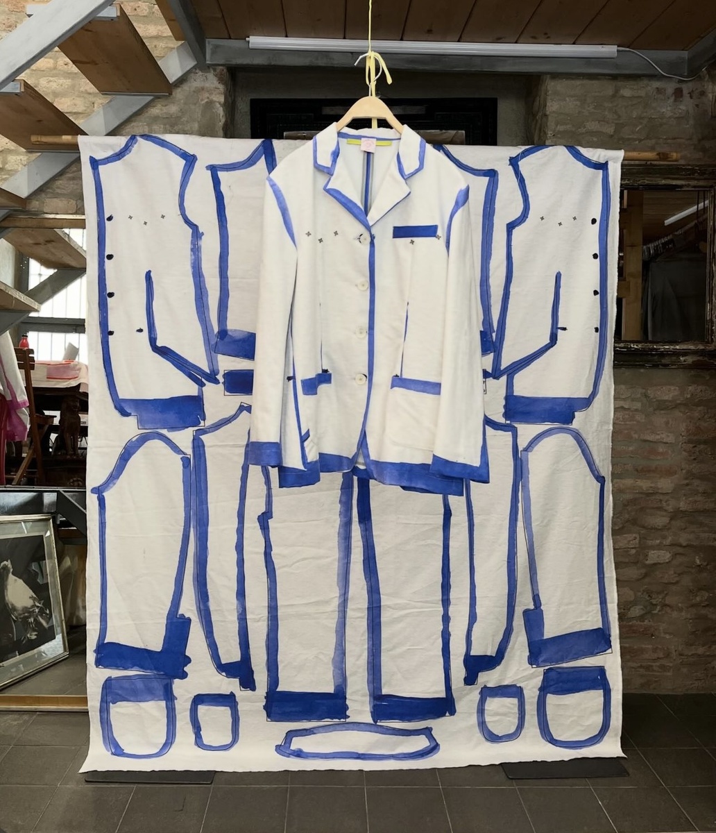 Листайте карусель @colombaleddi