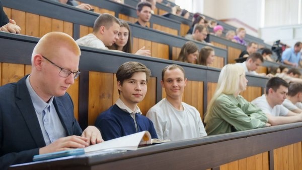     В Ивановской области началась приемная кампания в колледжи и вузы
