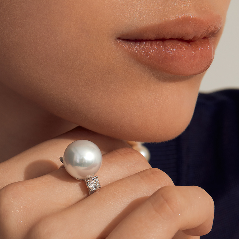 Кольцо Mercury Classic из белого золота с жемчугом и бриллиантами