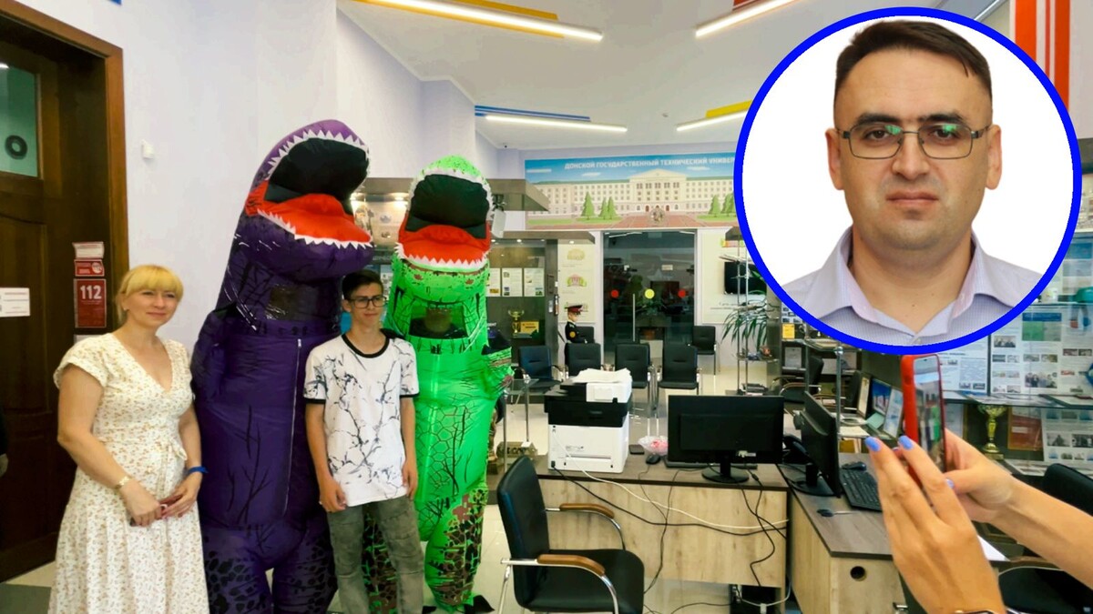 Первые абитуриенты подавши документы в колледж в моем университете. дракончик на заднем фоне, радостно сопровождали поступающих! У поступающего был полный комплект документов! И в углу справа - эксперт канала "Стань студентом!" Роман Дикий, он же автор "дикого разбора ОГЭи ЕГЭ"