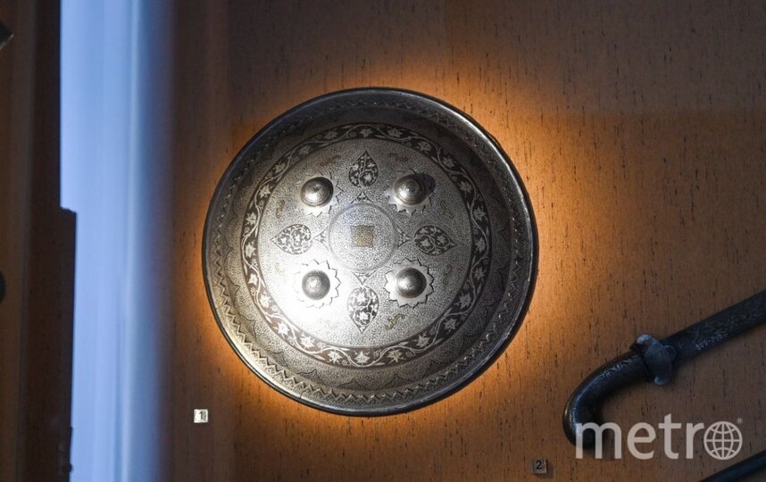    Щит, который Николай II еще будучи цесаревичем привез из восточного путешествия.Игорь Акимов