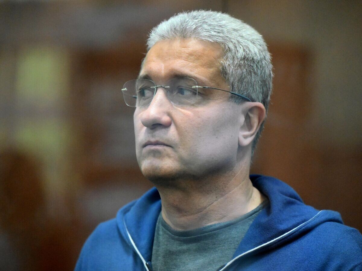    Бывший заместитель министра обороны РФ Тимур Иванов на заседании по его делу в Басманном суде Москвы© РИА Новости / Илья Питалев