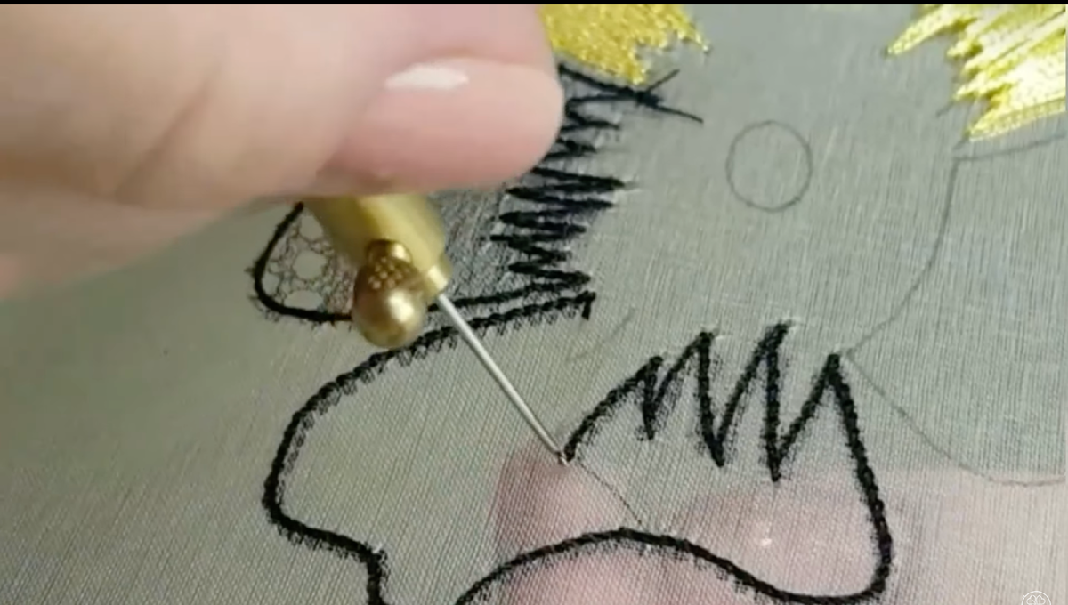 Фрагмент видеоурок из Базового курса кутюрной вышивки - короткое видео есть на ютубе, подробный курс в клубе SilkFlora
