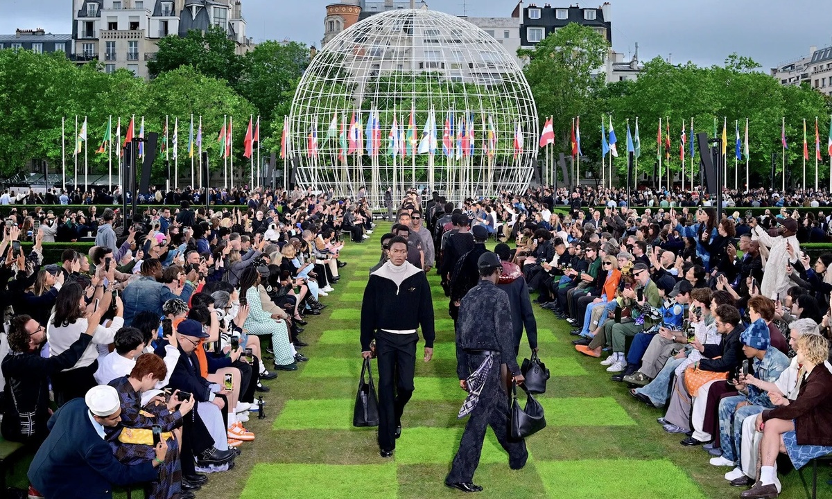 Место проведения показа Louis Vuitton Spring 2025.
