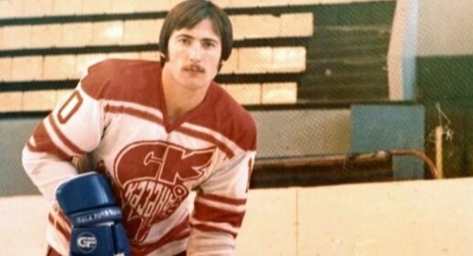 Фото с яндекс.картинки (легенда казанского хоккея С.Столбун)