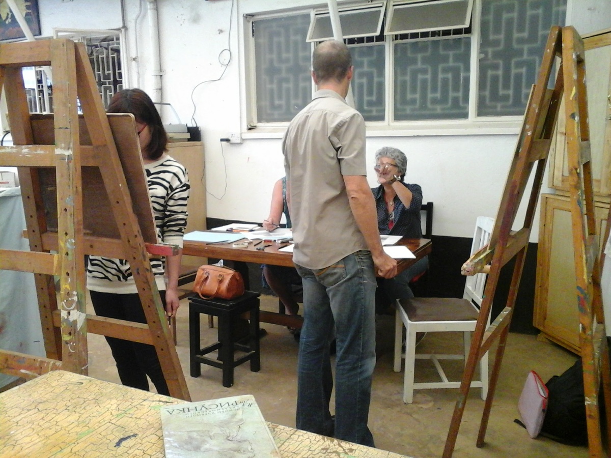 Архивное фото. 2015 год. Класс по рисунку для взрослых