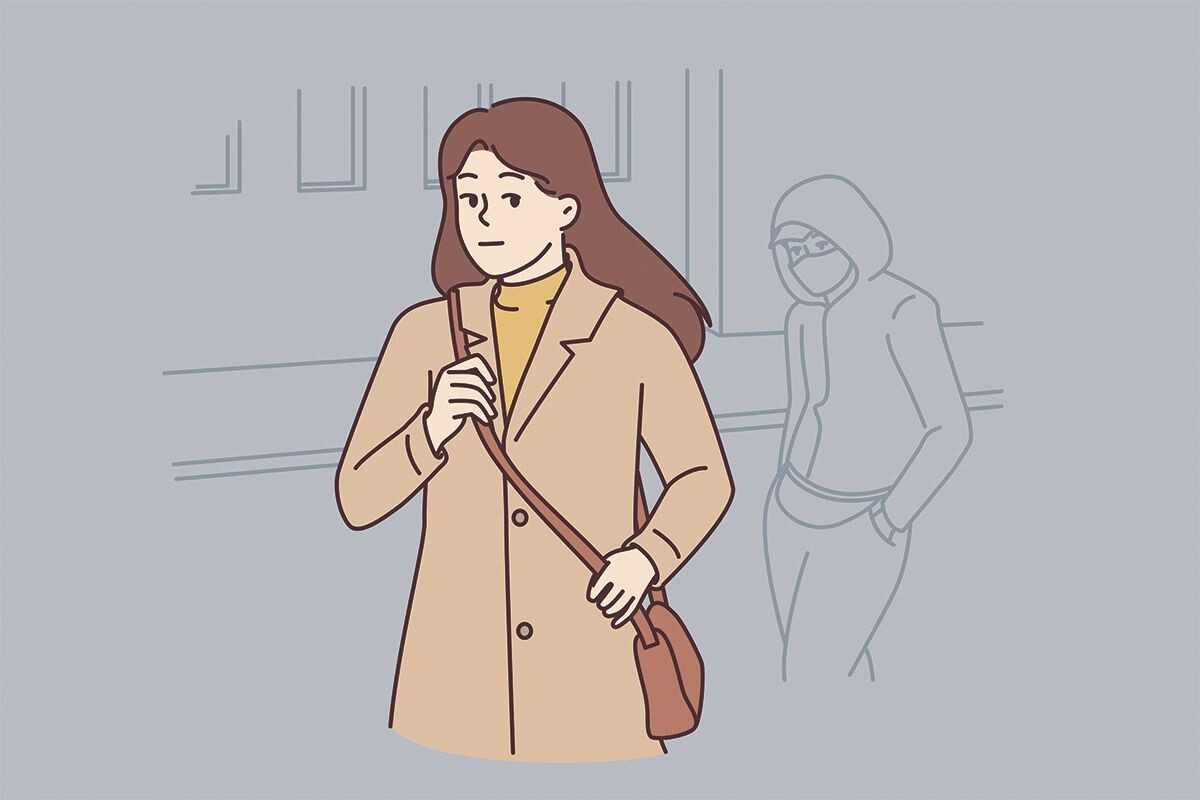 Чувствовать себя «под колпаком» почти то же самое, что быть в неволе. Источник: Shutterstock📷
