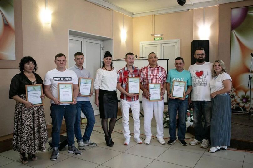     Выпускники. Фото "Найдал-Надежда"