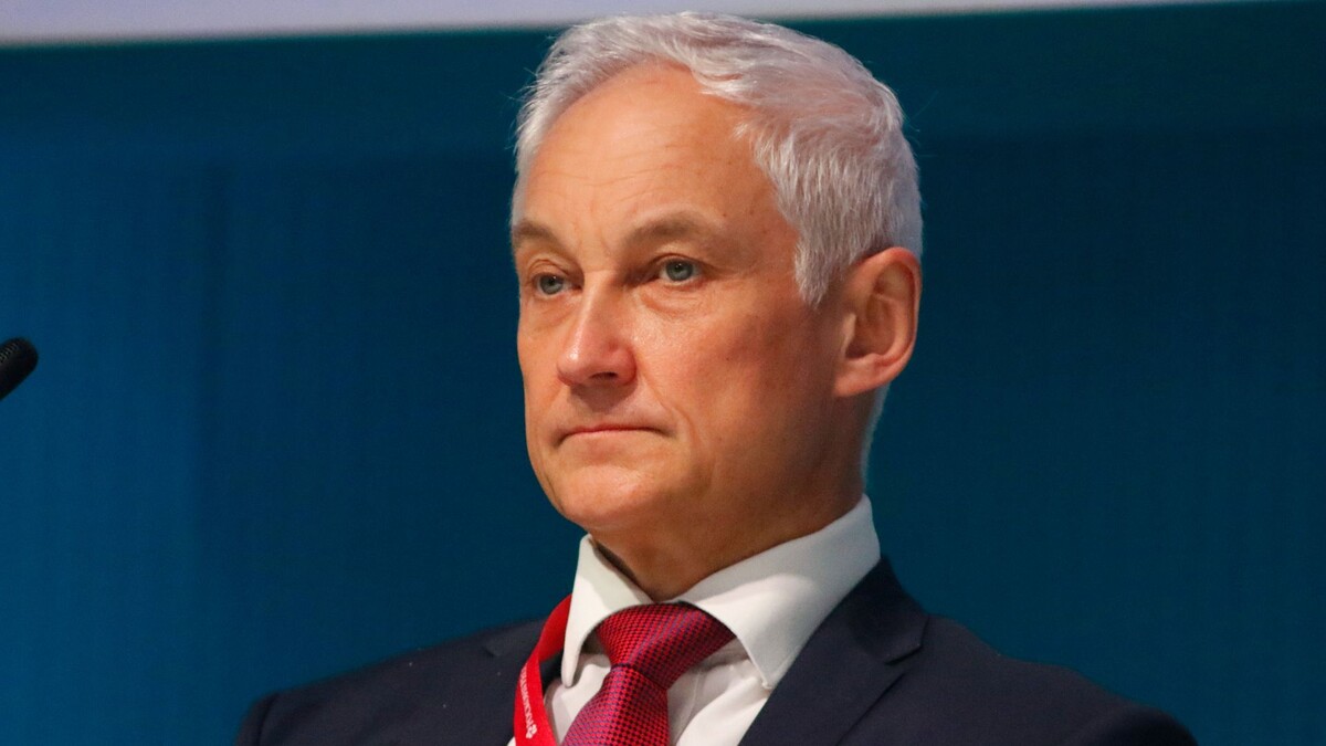 В России необходимо наводить порядок жесткой рукой. Андрей Белоусов, глава оборонного ведомства, делает это в стенах Министерства Обороны РФ.