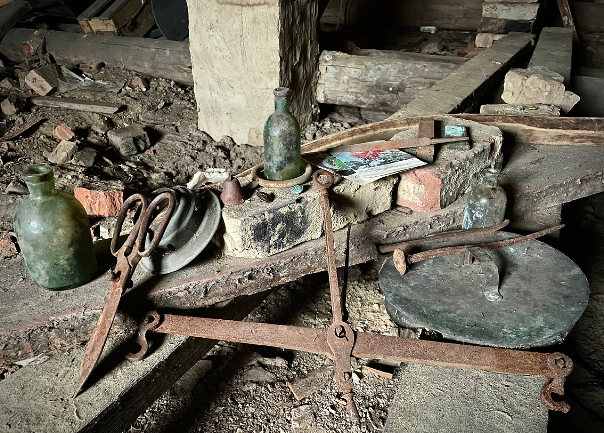 Чердаки хранители настоящих сокровищ, ну а если у вас такого на примете нет, то смело ныряйте в закрома своей бабушки 