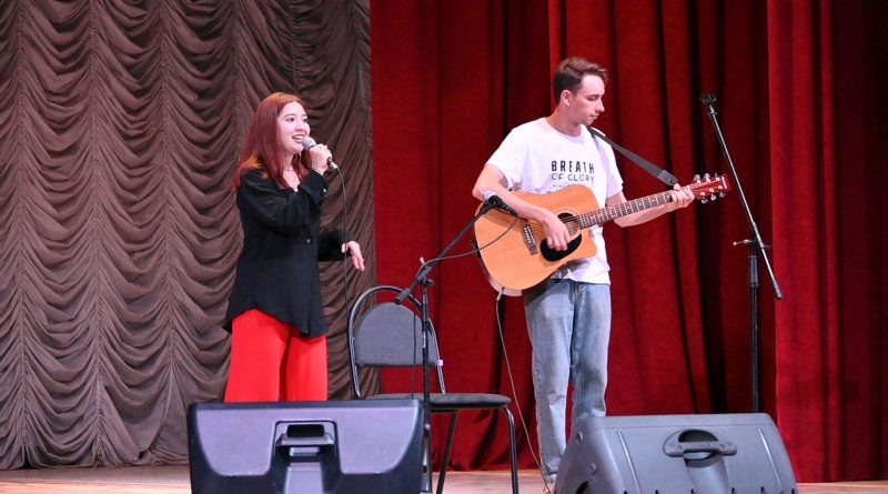«Музыка сердец» в Хвалынске: душевный концерт авторской песни всех объединил