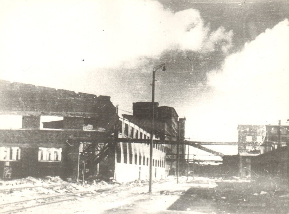 Разрушенный склад готовой продукции целлюлозного завода. Фотография 1947 г. Кякисалми. Фотографии 1941 г. Музей-крепость «Корела». 