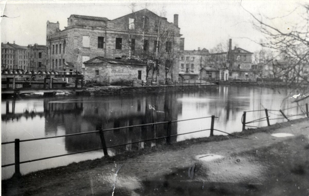 Ивангород. Разрушенные здания. 1940-е гг. Ивангородский историко-художественный музей.