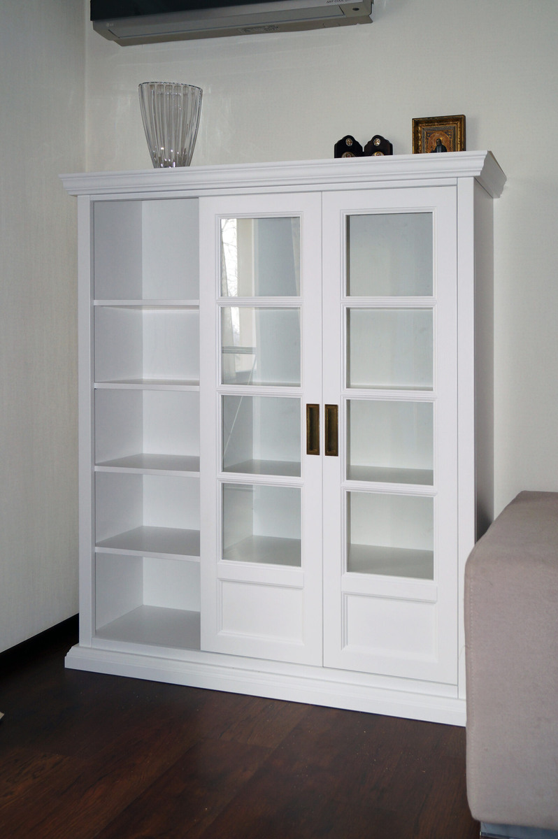 Шкаф-витрина