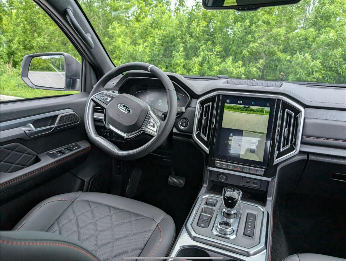 Современный технологичный интерьер 